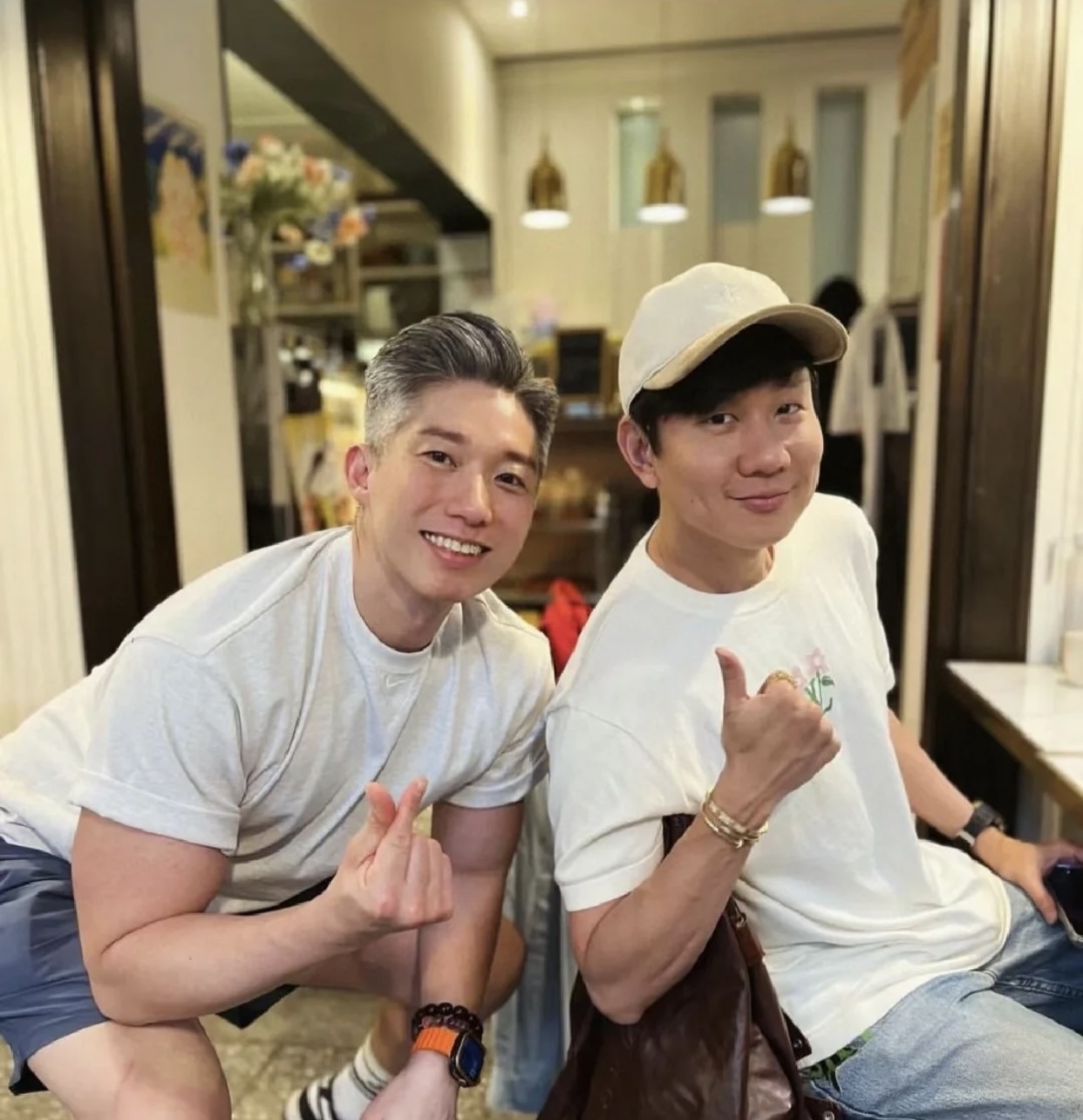 루이비통 X 타일러 블루밍 LV 인따르시아 시그니처 니트 크루넥 반팔 티셔츠