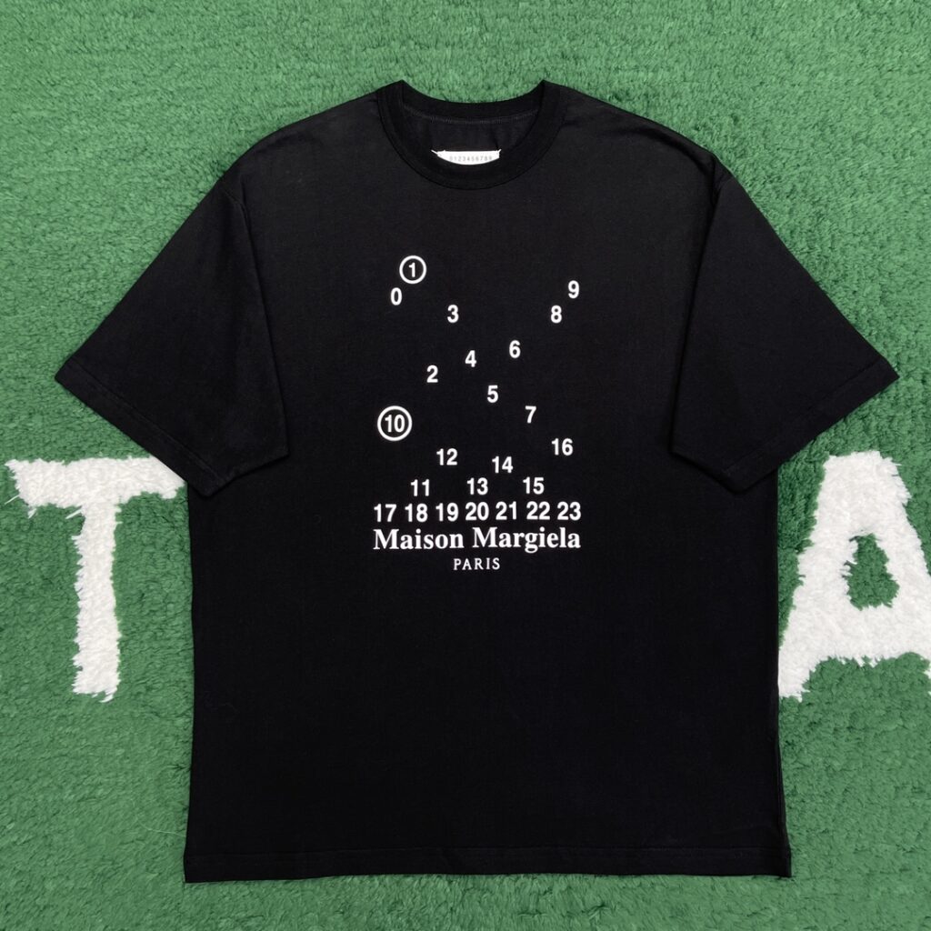 마르지엘라 뉴메릭 로고 반팔 티셔츠 블랙