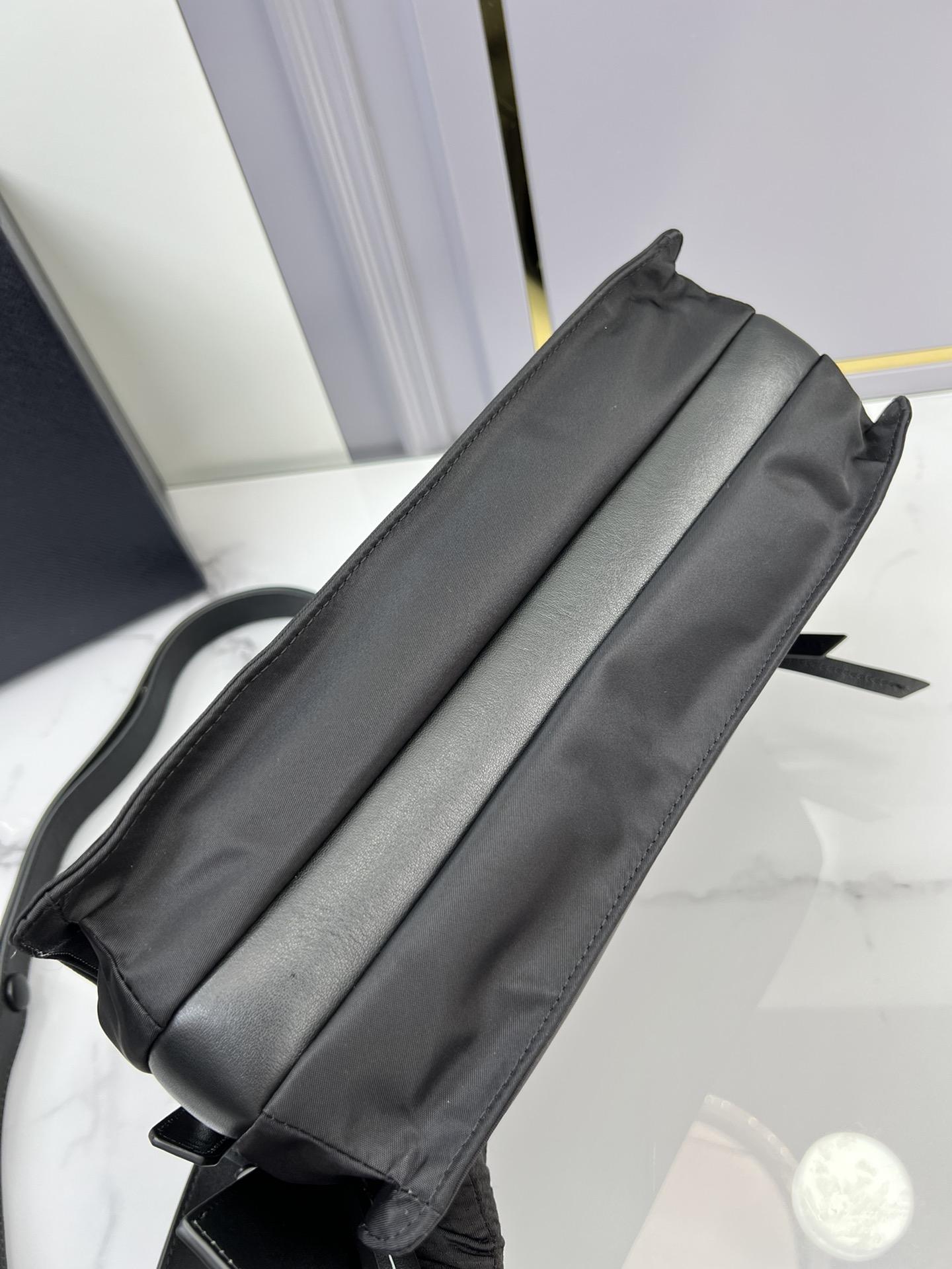 프라다 Padded Re - Nylon Shoulder