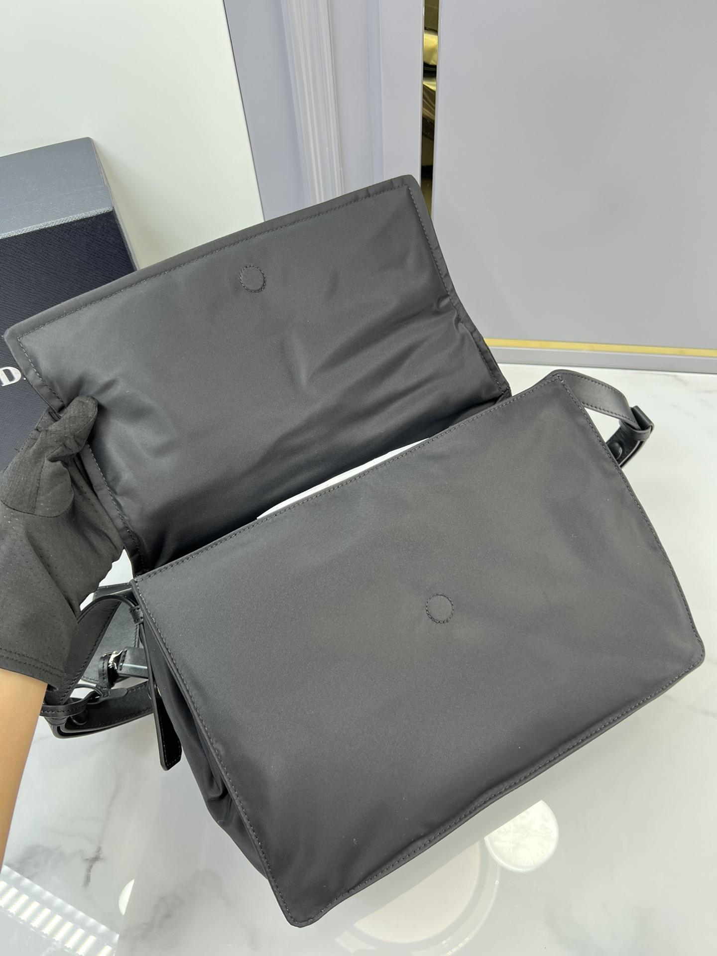 프라다 Padded Re - Nylon Shoulder