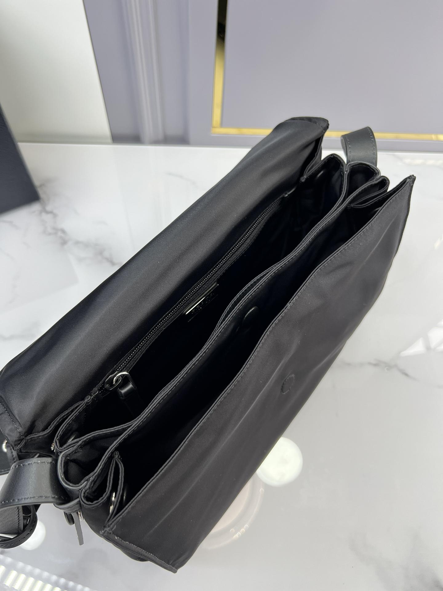 프라다 Padded Re - Nylon Shoulder