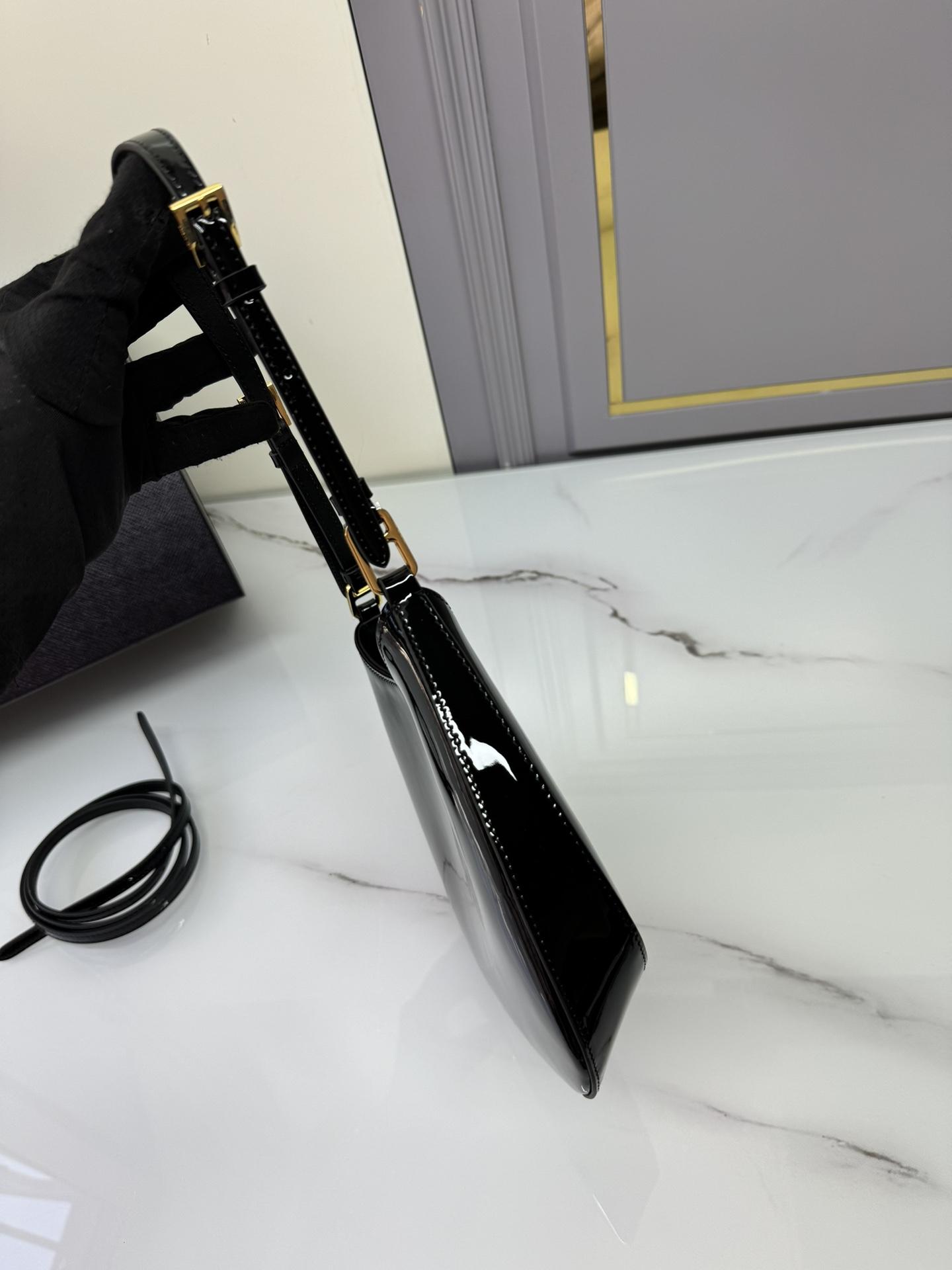 프라다 Cleo Patent Shoulder