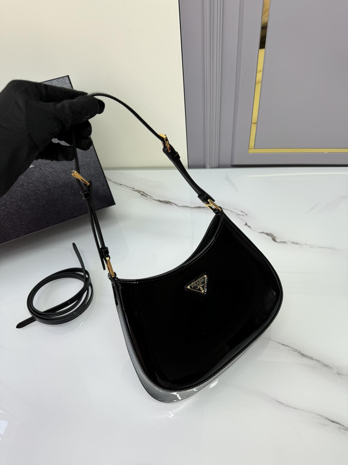 프라다 Cleo Patent Shoulder