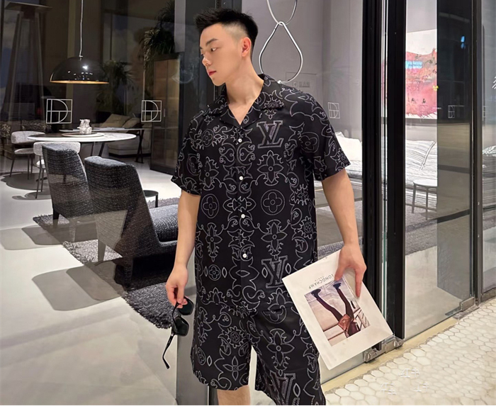 루이비통 LV 아라베스크 모노그램 프린트 슬리브드 실크 반바지