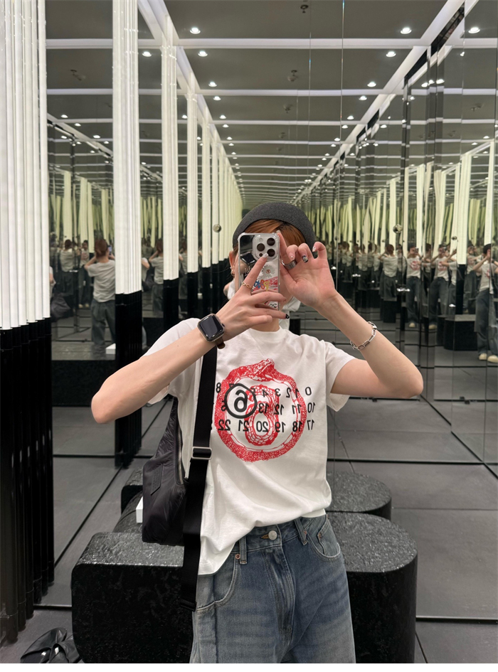 메종 마르지엘라 이어 오브 더 스네이크 반팔 티셔츠