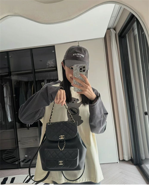 샤넬 24P 듀마 백팩 라지 블랙