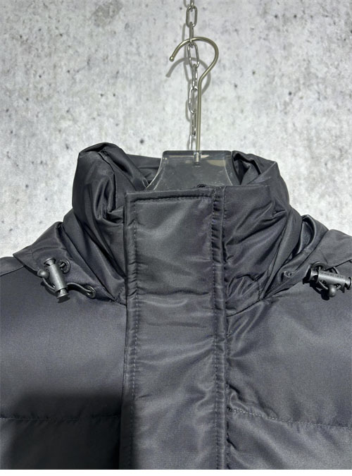 발렌시아가 24SS 웨이브로고 푸퍼 패딩 베스트