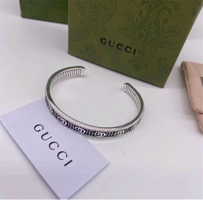 구찌 더블 G 실버 팔찌