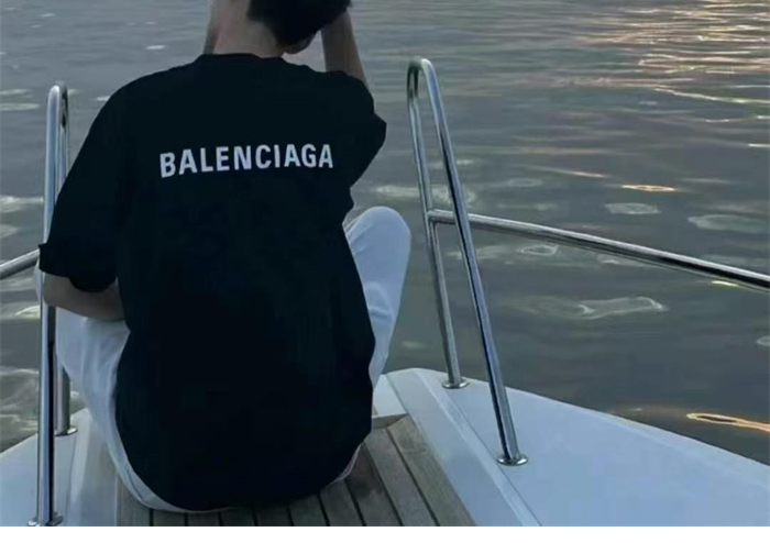 발렌시아가 25SS 스트라스 반팔 티셔츠