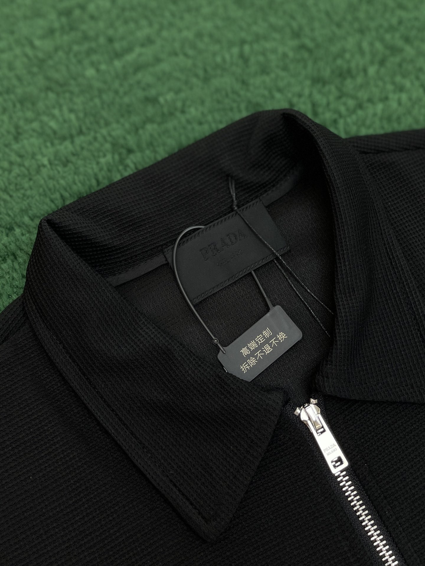 프라다 와플 스틸 와펜 반팔 폴로 카라 티셔츠 “2COLOR”