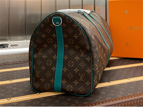 루이비통 반둘리에 50 모노그램 키폴