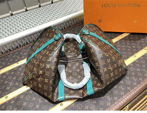 루이비통 반둘리에 50 모노그램 키폴