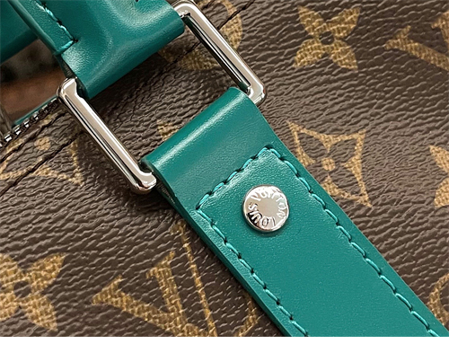 루이비통 반둘리에 50 모노그램 키폴