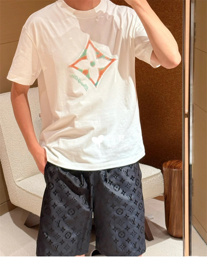 루이비통 3D 플라워 모노그램 반팔 티셔츠