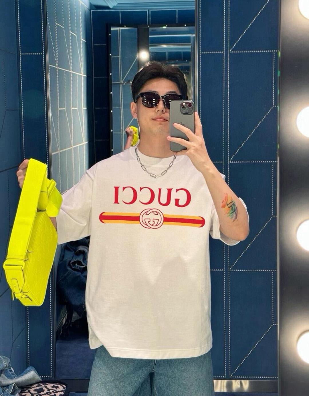 구찌 프리폴컬렉션 웹 프린트 저지 코튼 티셔츠 화이트