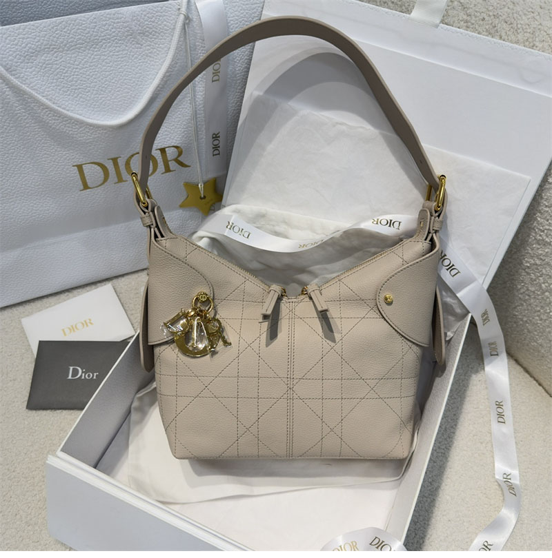 디올 보야주 스몰 백 파우더 베이지 매크로 까나쥬 그레인