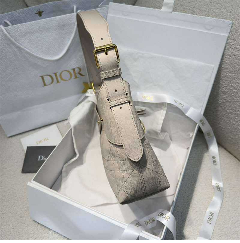 디올 보야주 스몰 백 파우더 베이지 매크로 까나쥬 그레인