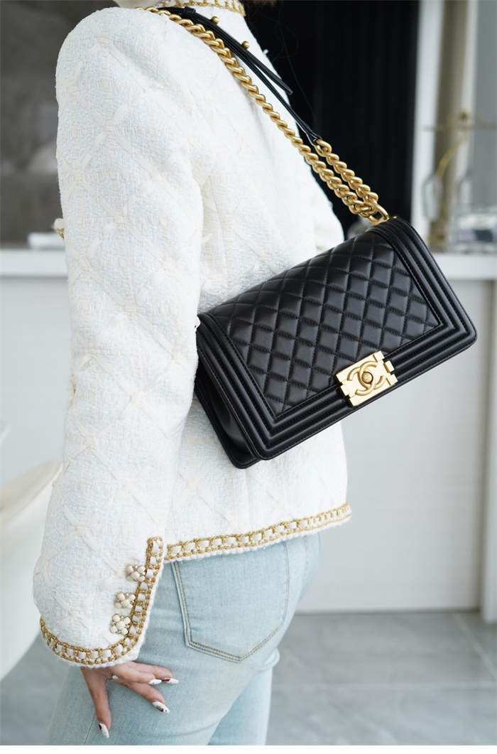 샤넬 보이백 미디엄