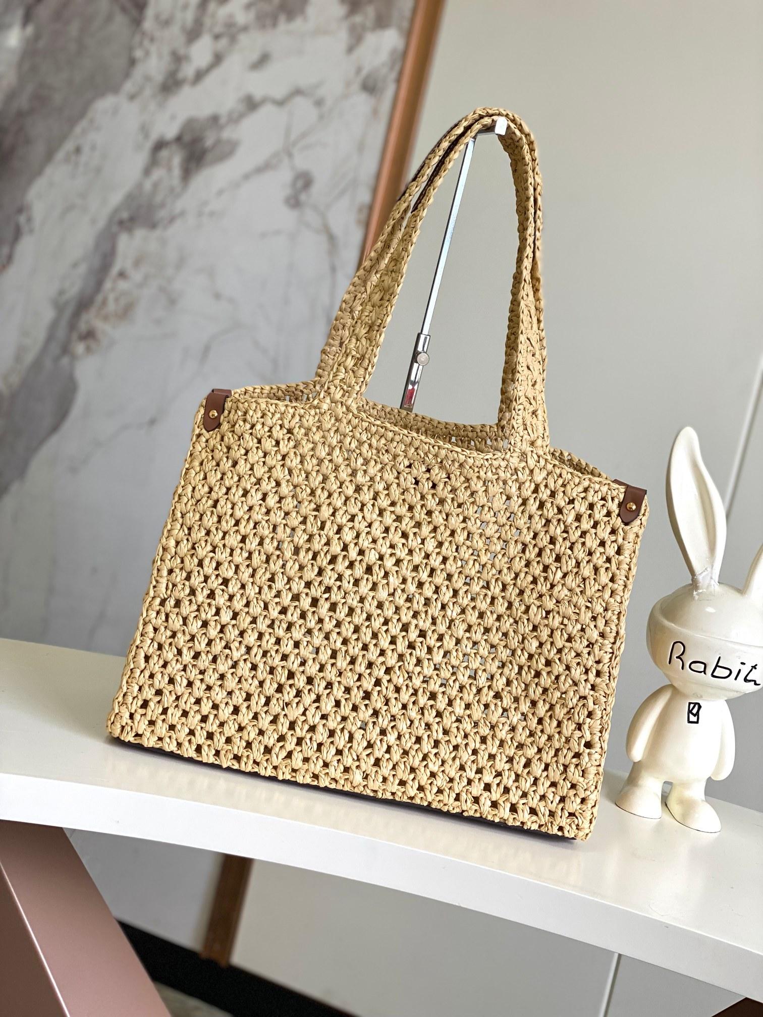 Louis Vuitton On The Go Raffia