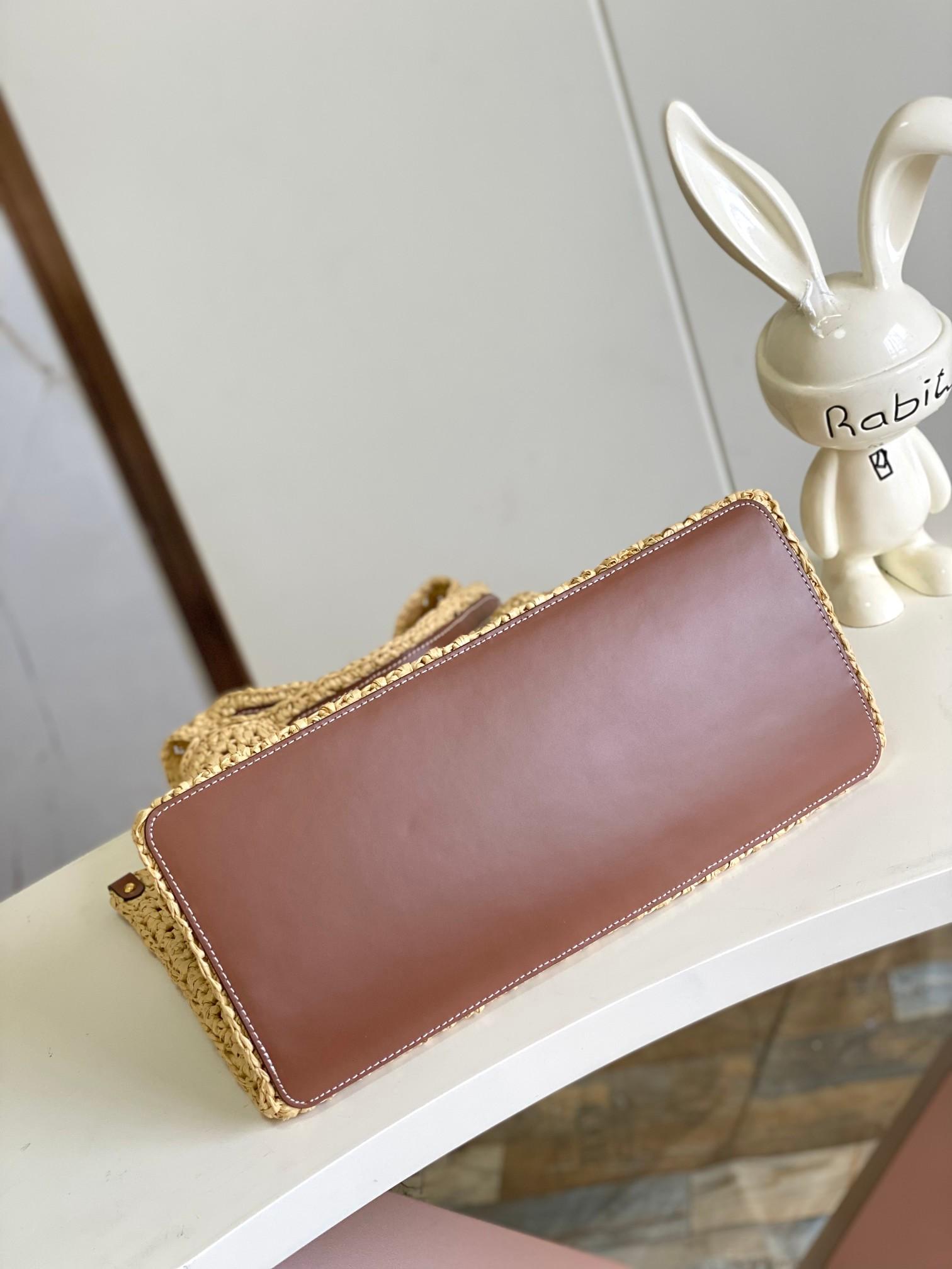 Louis Vuitton On The Go Raffia