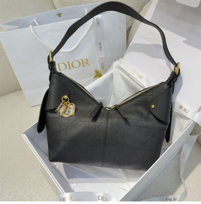 디올 보야주 미디엄 백 블랙 플랫 매크로 까나쥬 그레인