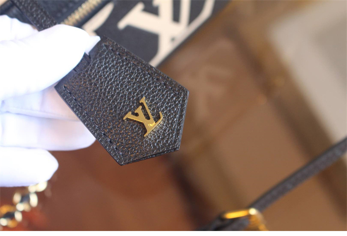 루이비통 베니티 PM 앙프렝뜨 모노그램 M45780