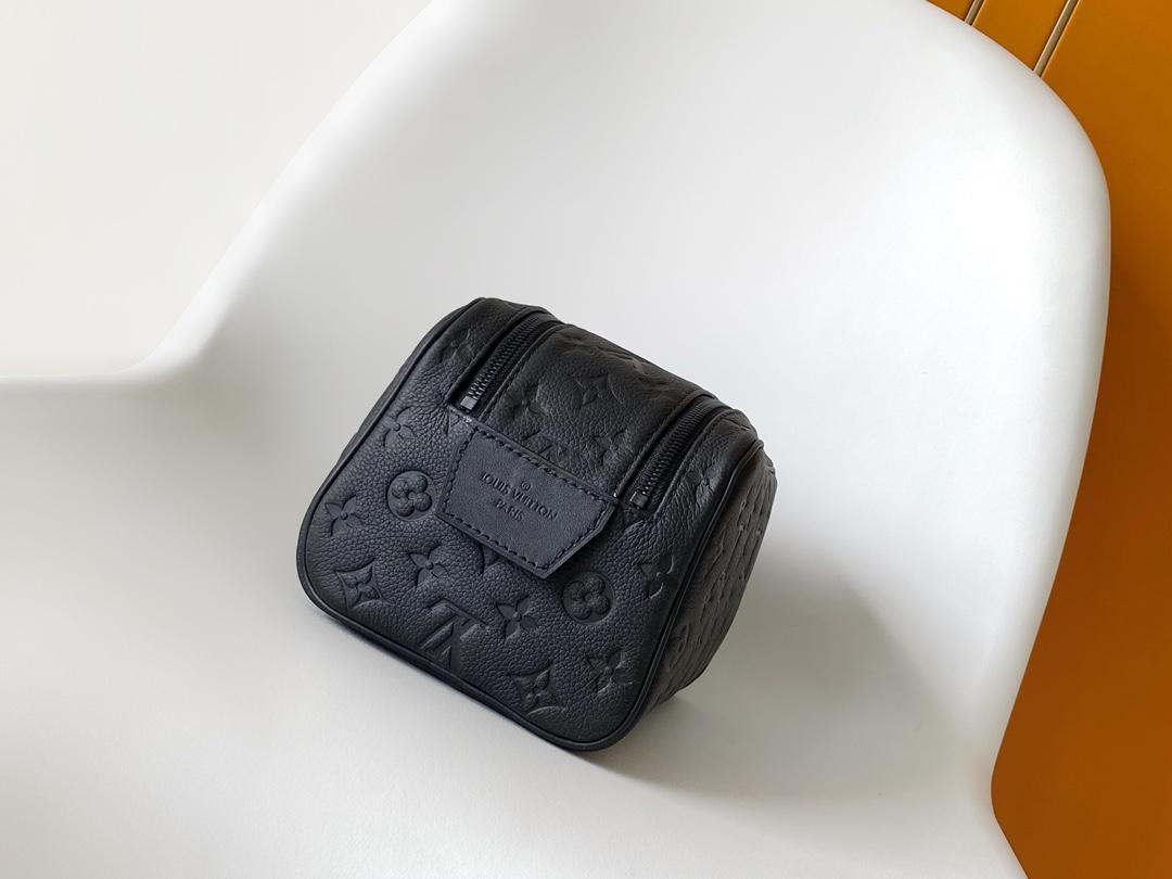 Louis Vuitton Dopp Kit