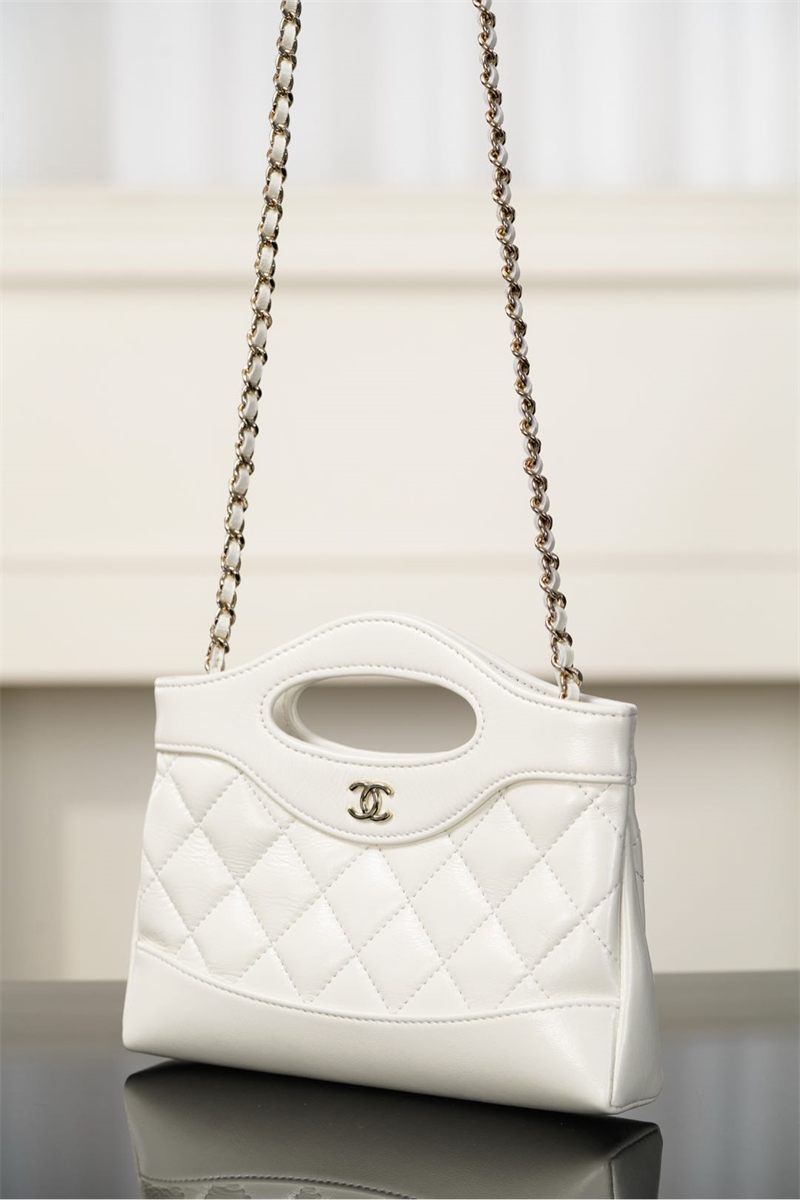 샤넬 25P 31 나노 쇼핑 백 실버메탈 화이트