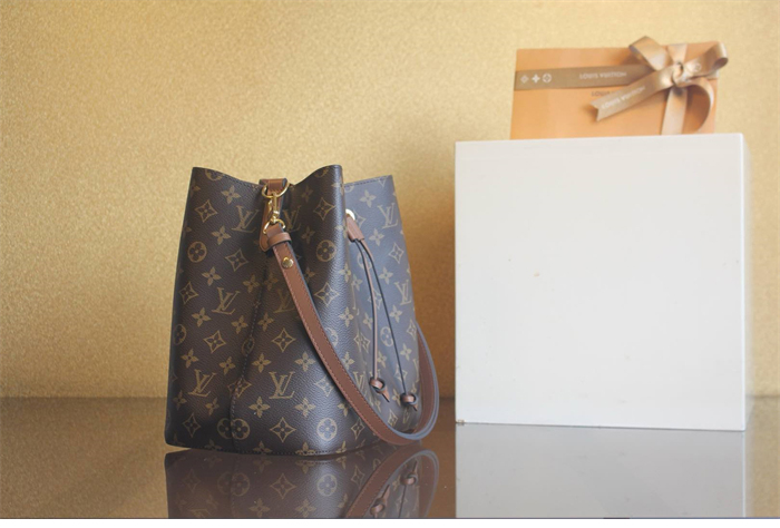 루이비통 네오노에 MM 카라멜 모노그램 M44887