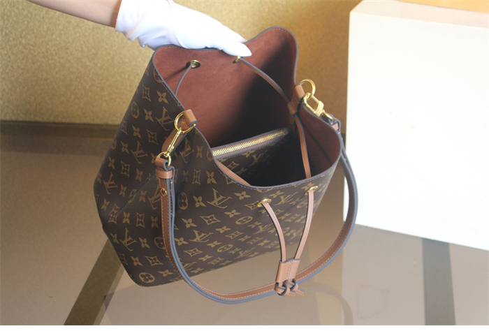 루이비통 네오노에 MM 카라멜 모노그램 M44887