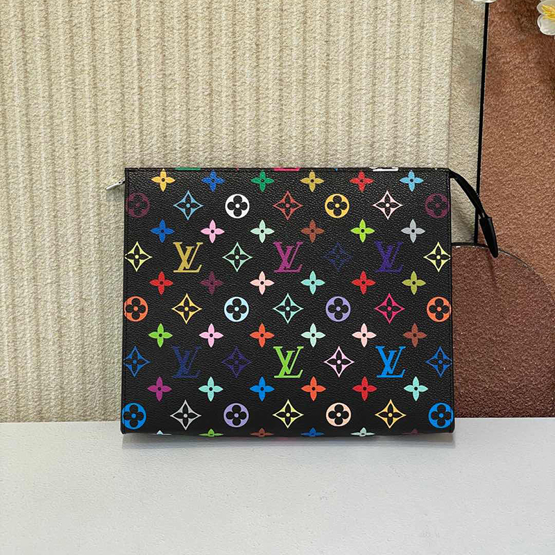 루이비통 x TM 토일렛 파우치 M13746