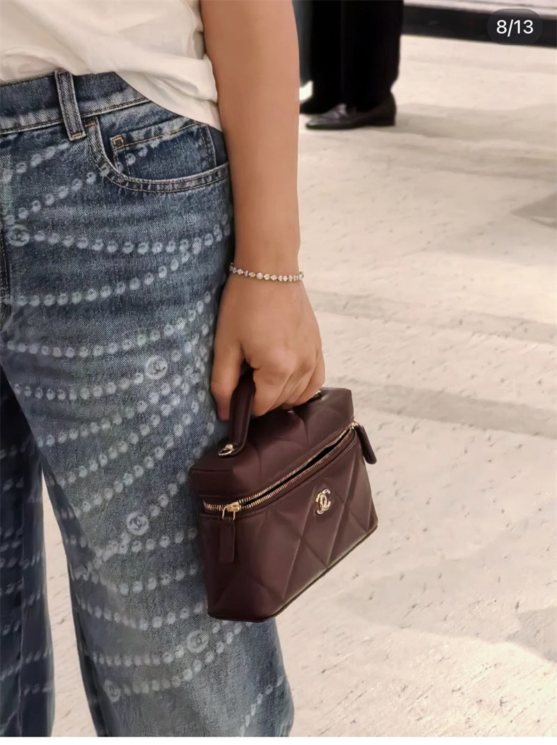 샤넬 25k 직사각 베니티 케이스 캐비어 골드 메탈 다크 브라운