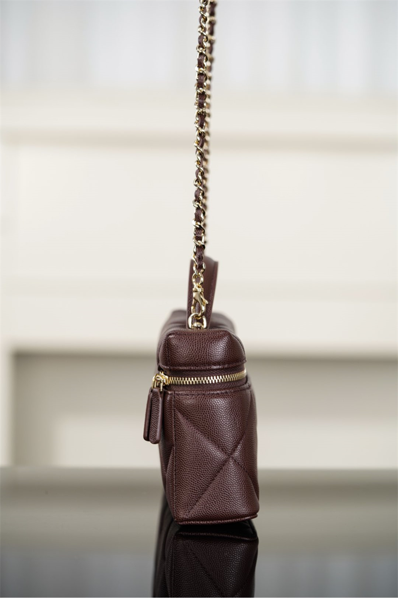 샤넬 25k 직사각 베니티 케이스 캐비어 골드 메탈 다크 브라운