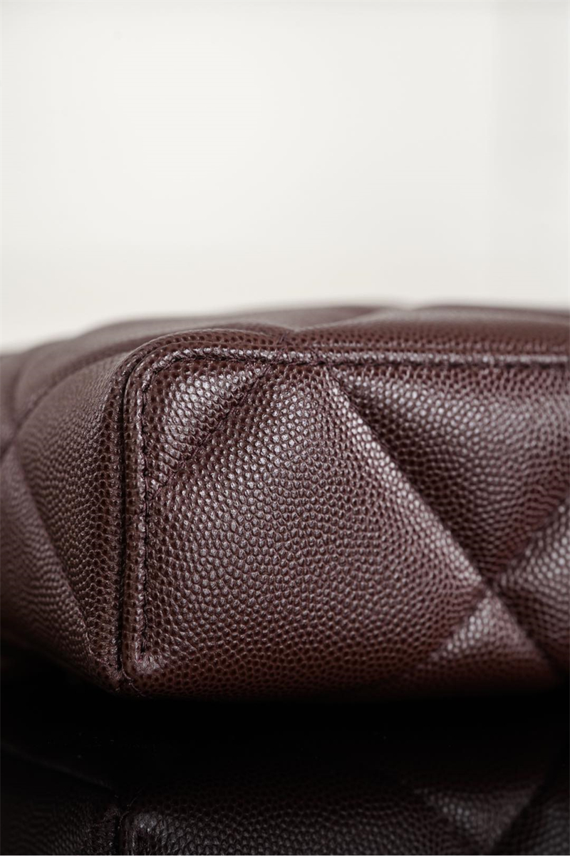 샤넬 25k 직사각 베니티 케이스 캐비어 골드 메탈 다크 브라운