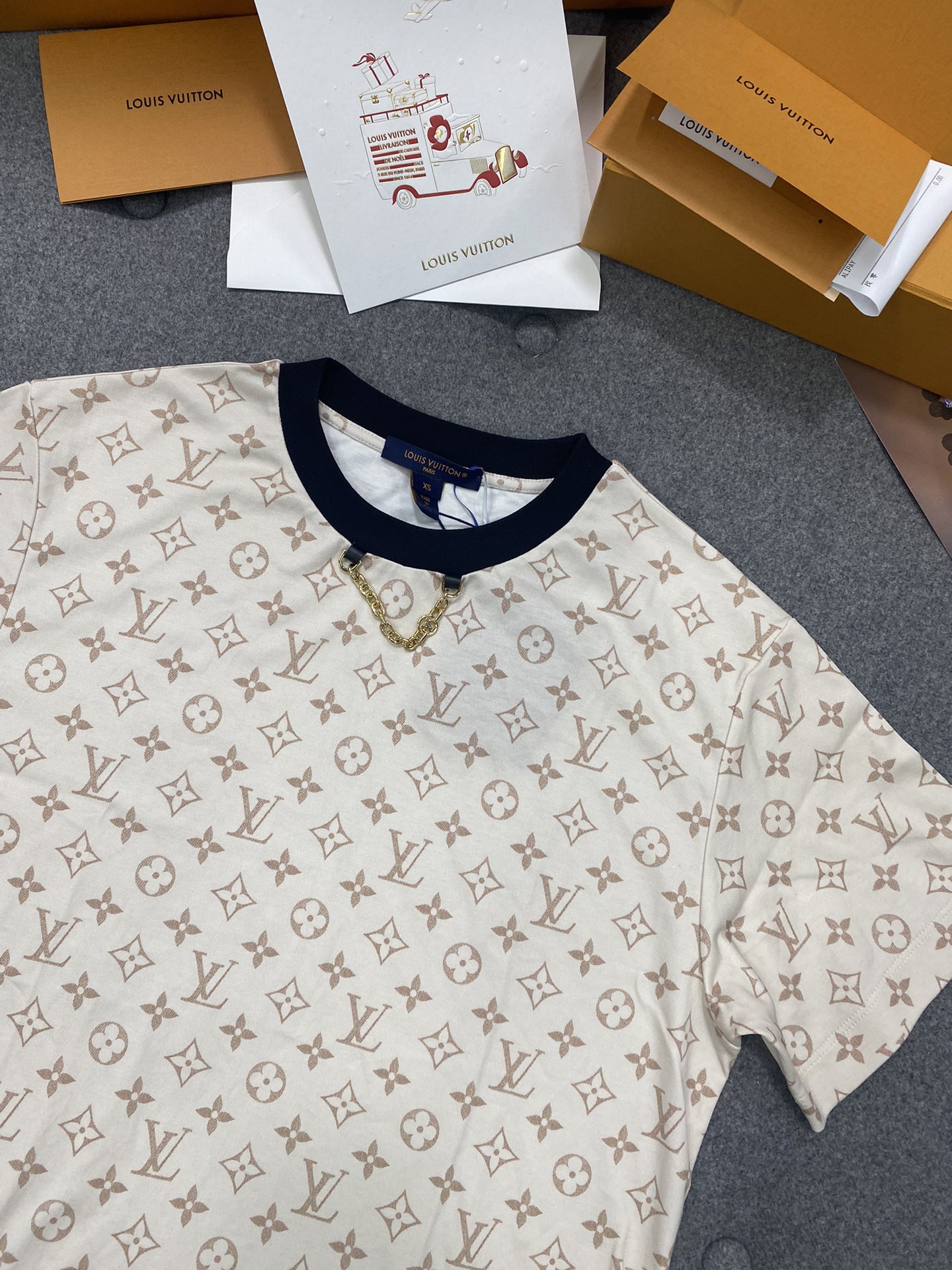 루이비통 3D 모노그램 그래픽 레큘러 핏 반팔 티셔츠