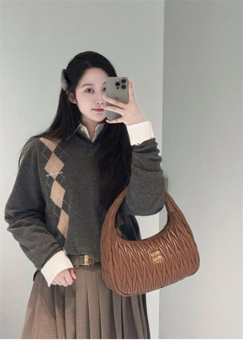 미우미우 로고 아가일 캐시미어 폴로 셔츠