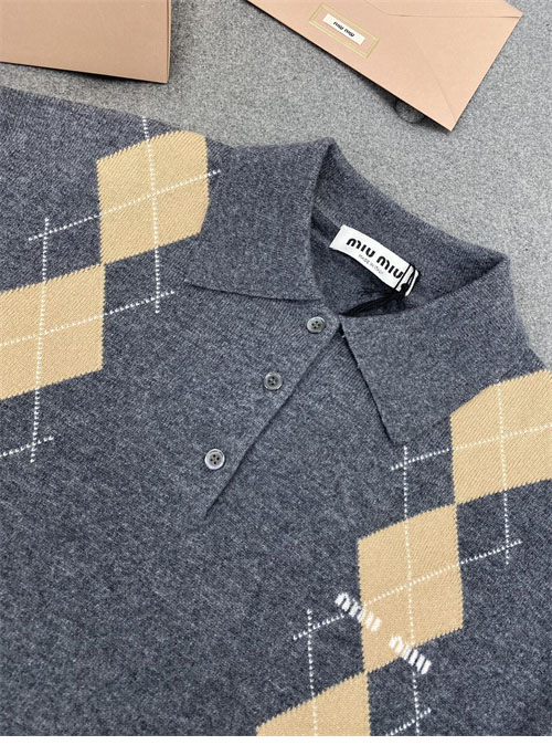 미우미우 로고 아가일 캐시미어 폴로 셔츠