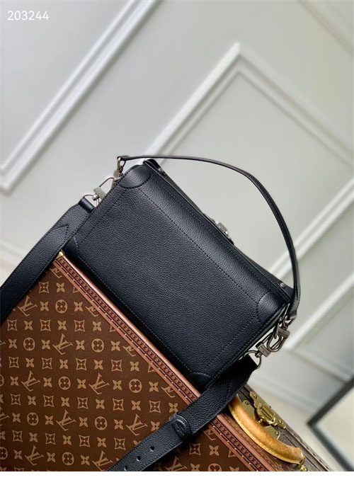 루이비통 소울 트렁크 이스트 웨스트백 M11615