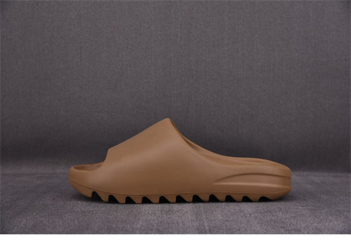 아디다스 이지 슬라이드 “CORE” Yeezy Slide GW5350