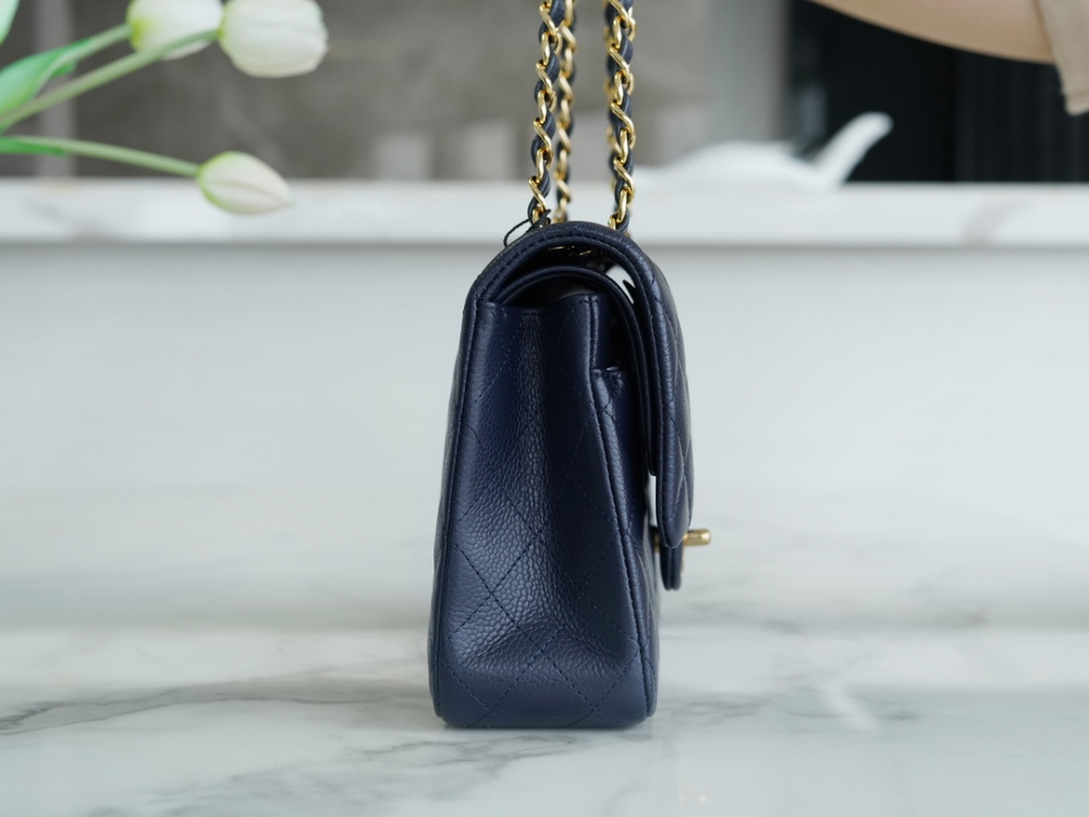 샤넬 Classic Medium Caviar