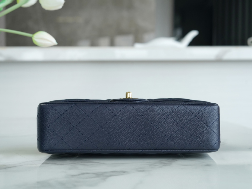 샤넬 Classic Medium Caviar