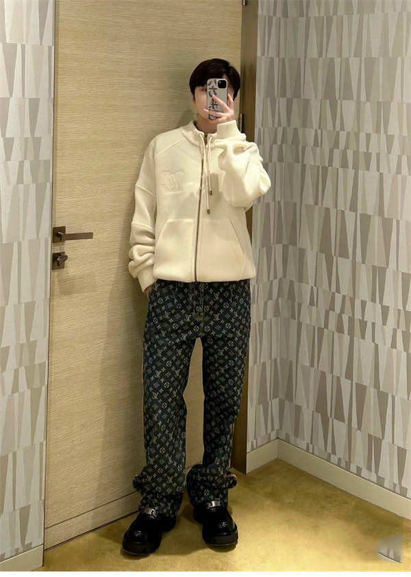 루이비통 LV자수 텍스처드 울 블루종