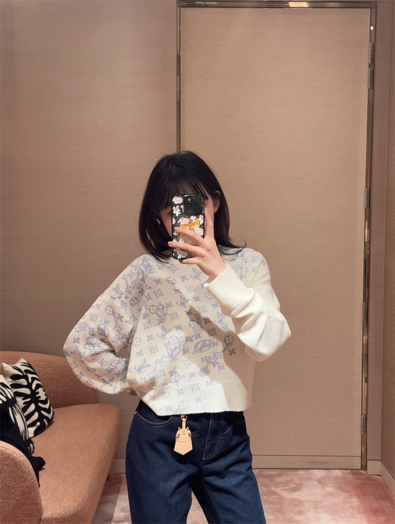 루이비통 모노그램 프린트 레이어드 풀오버