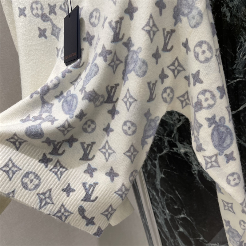 루이비통 모노그램 프린트 레이어드 풀오버