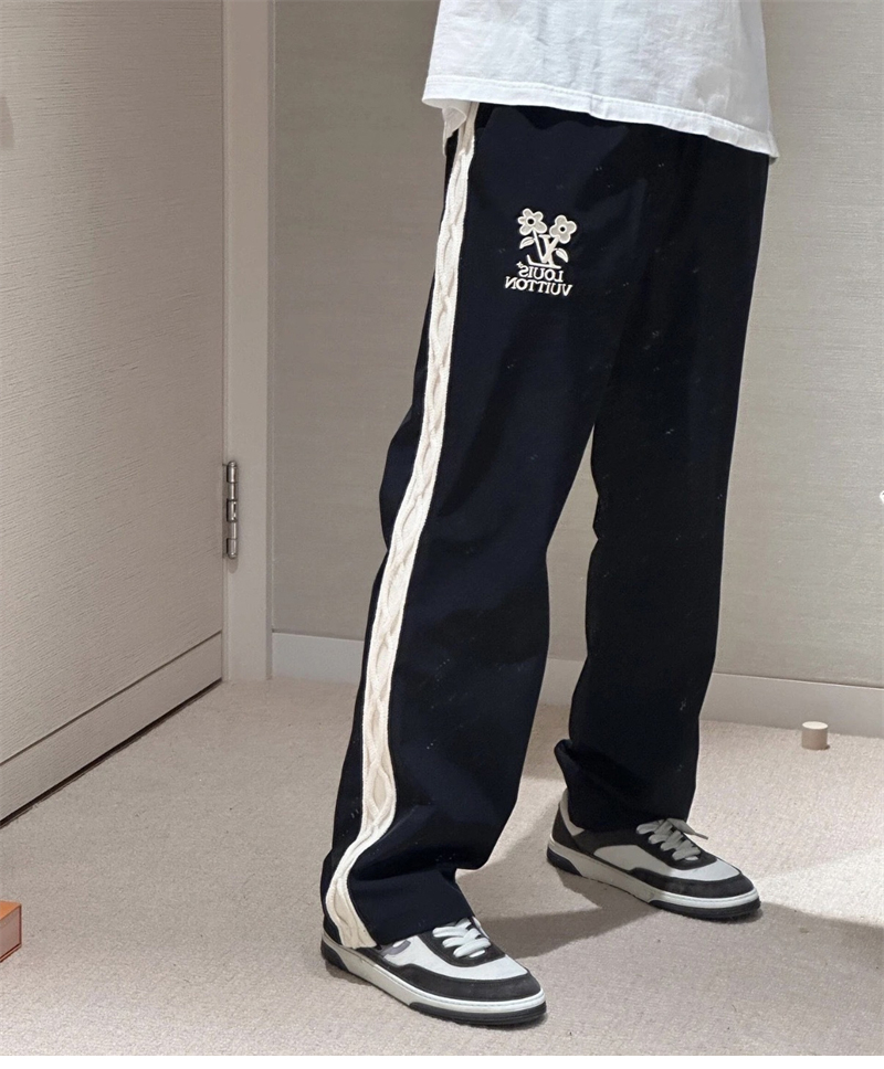 루이비통 엠브로이더드 테크니컬 트랙 팬츠