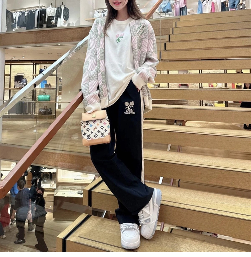 루이비통 엠브로이더드 테크니컬 트랙 팬츠