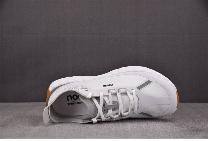 노다 001 스니커즈 화이트 Anti Slip Wear Resistant