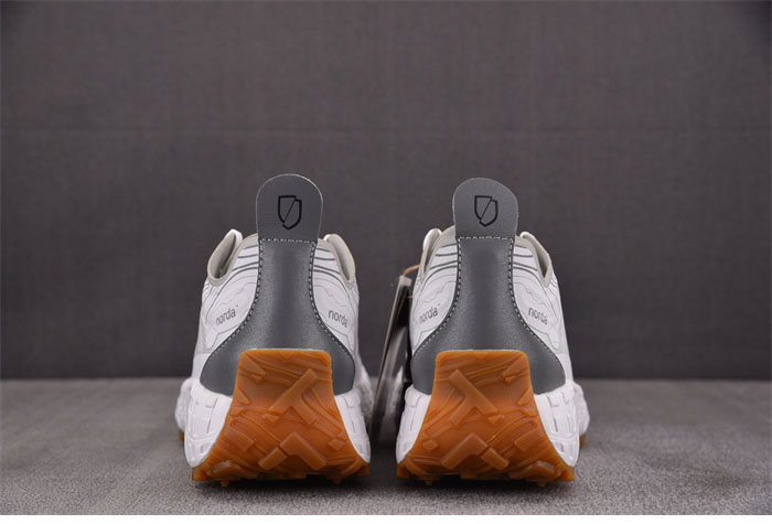 노다 001 스니커즈 화이트 Anti Slip Wear Resistant