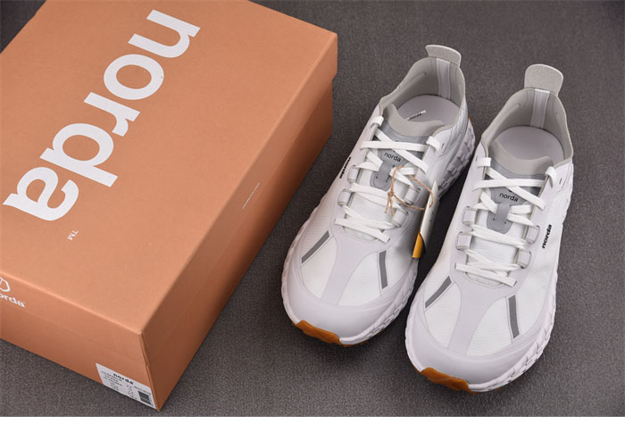 노다 001 스니커즈 화이트 Anti Slip Wear Resistant