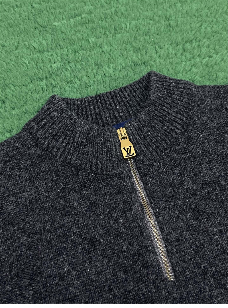 루이비통 x 박서보 모노그램 자카드 울 하프집업 풀오버 니트
